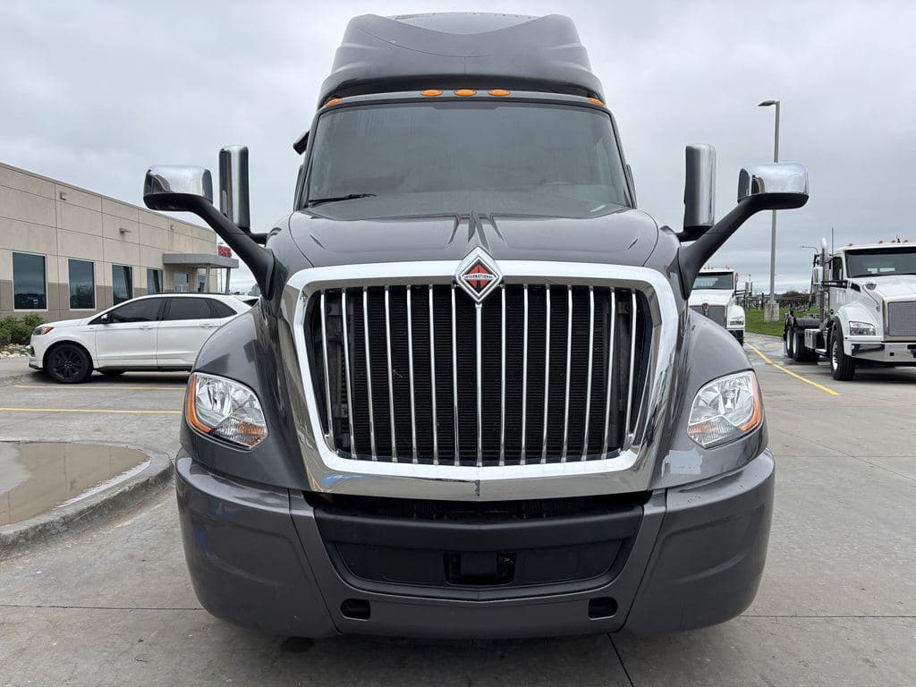 Used 2021 INTERNATIONAL LT625 image 14