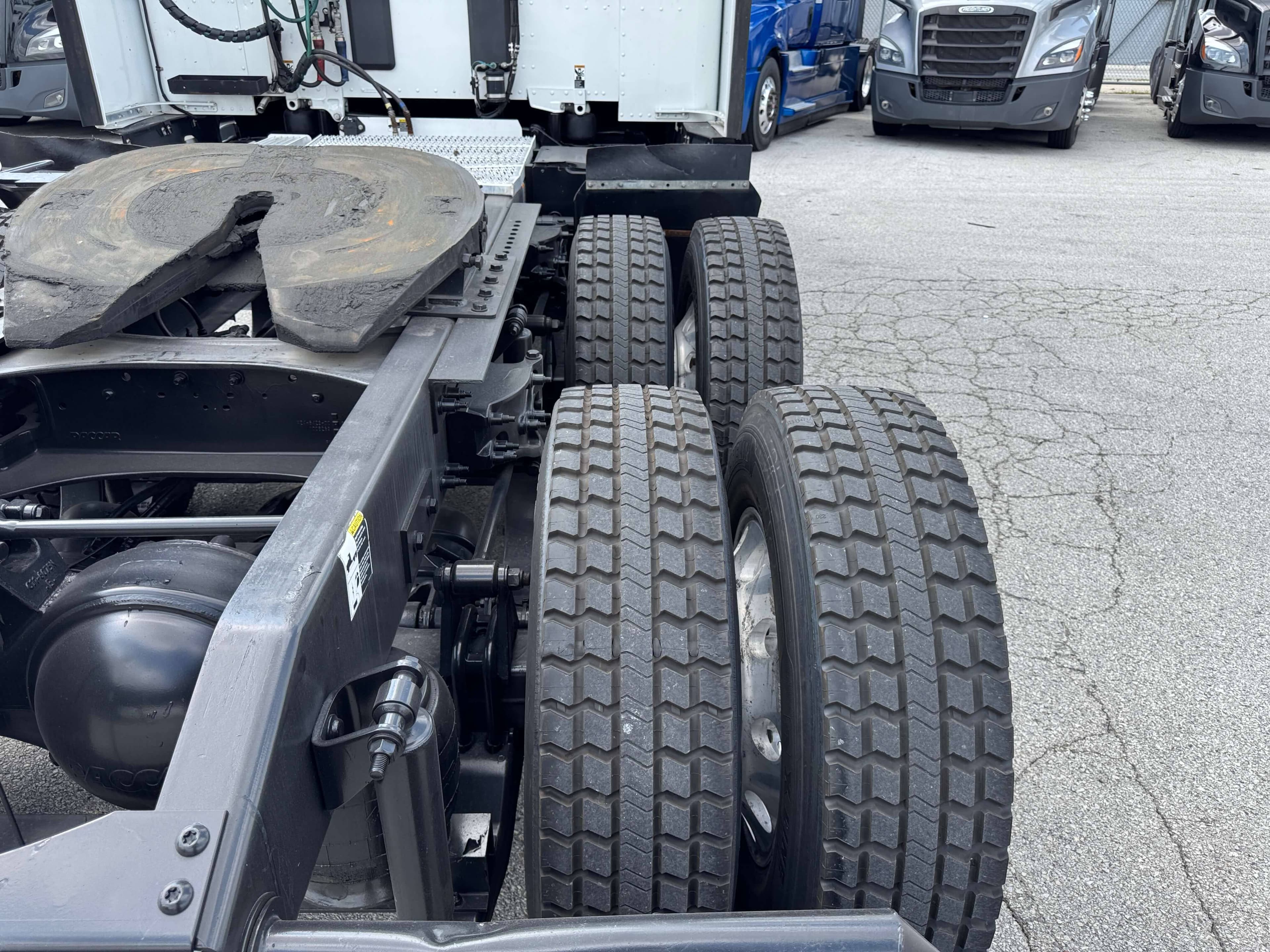 2022 Peterbilt 579 image 13