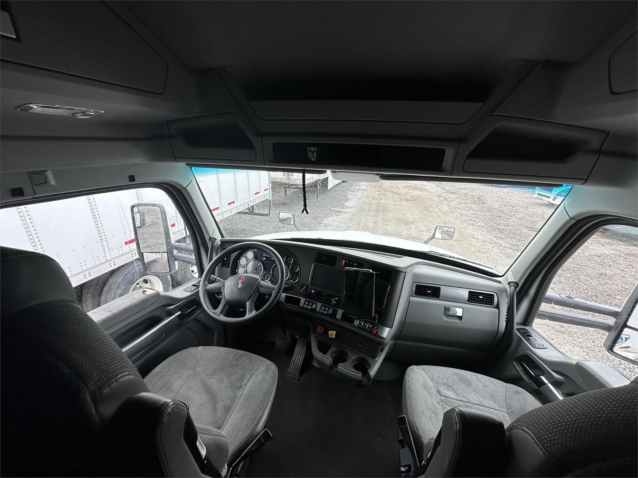 2019 Kenworth T680 image 4