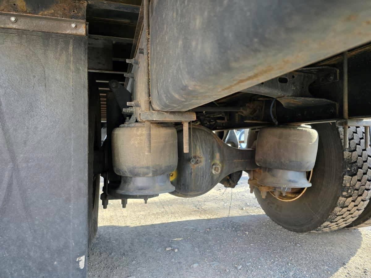 2020 Freightliner M2 image 17