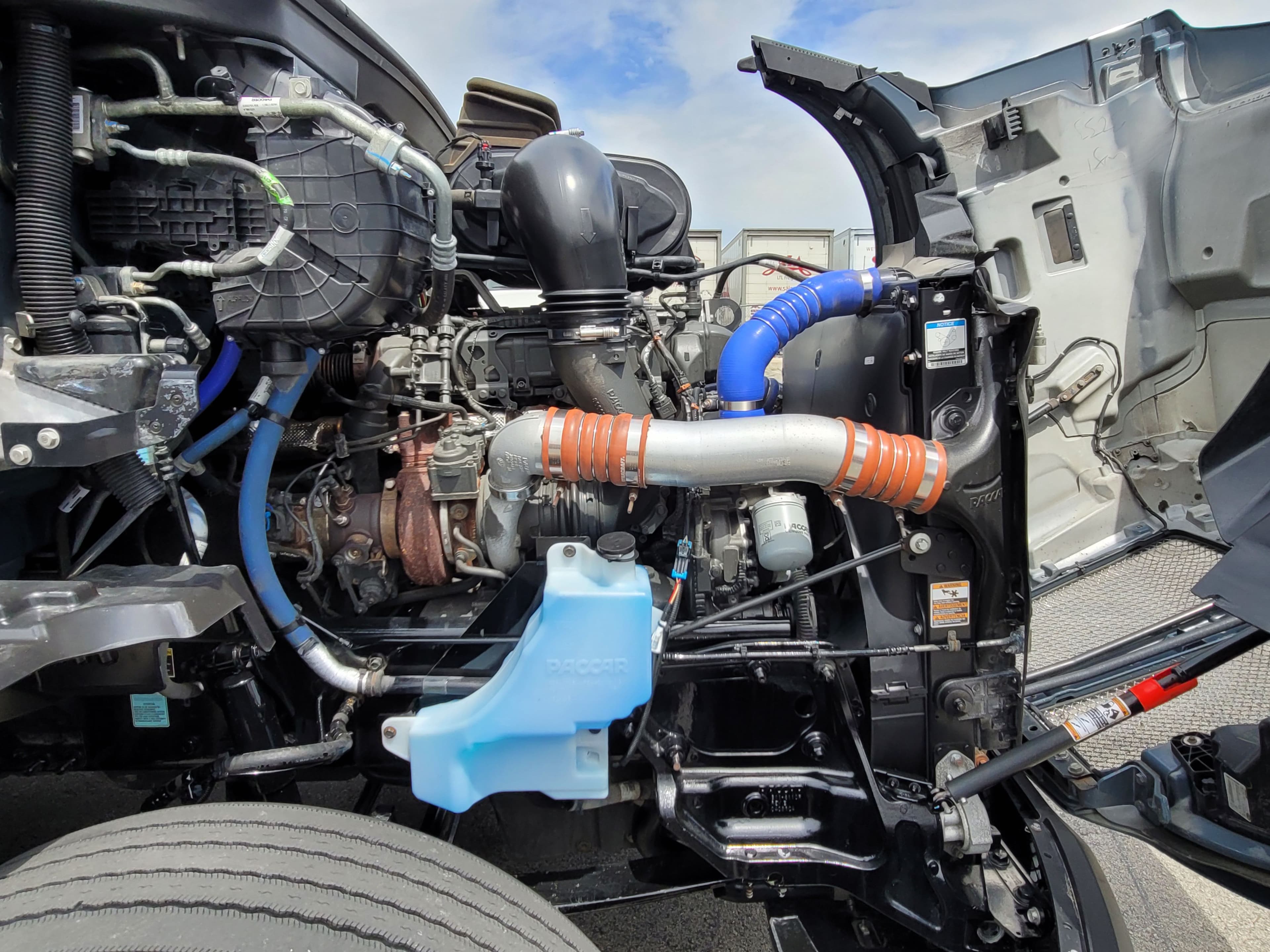 2023 Kenworth T680 image 7