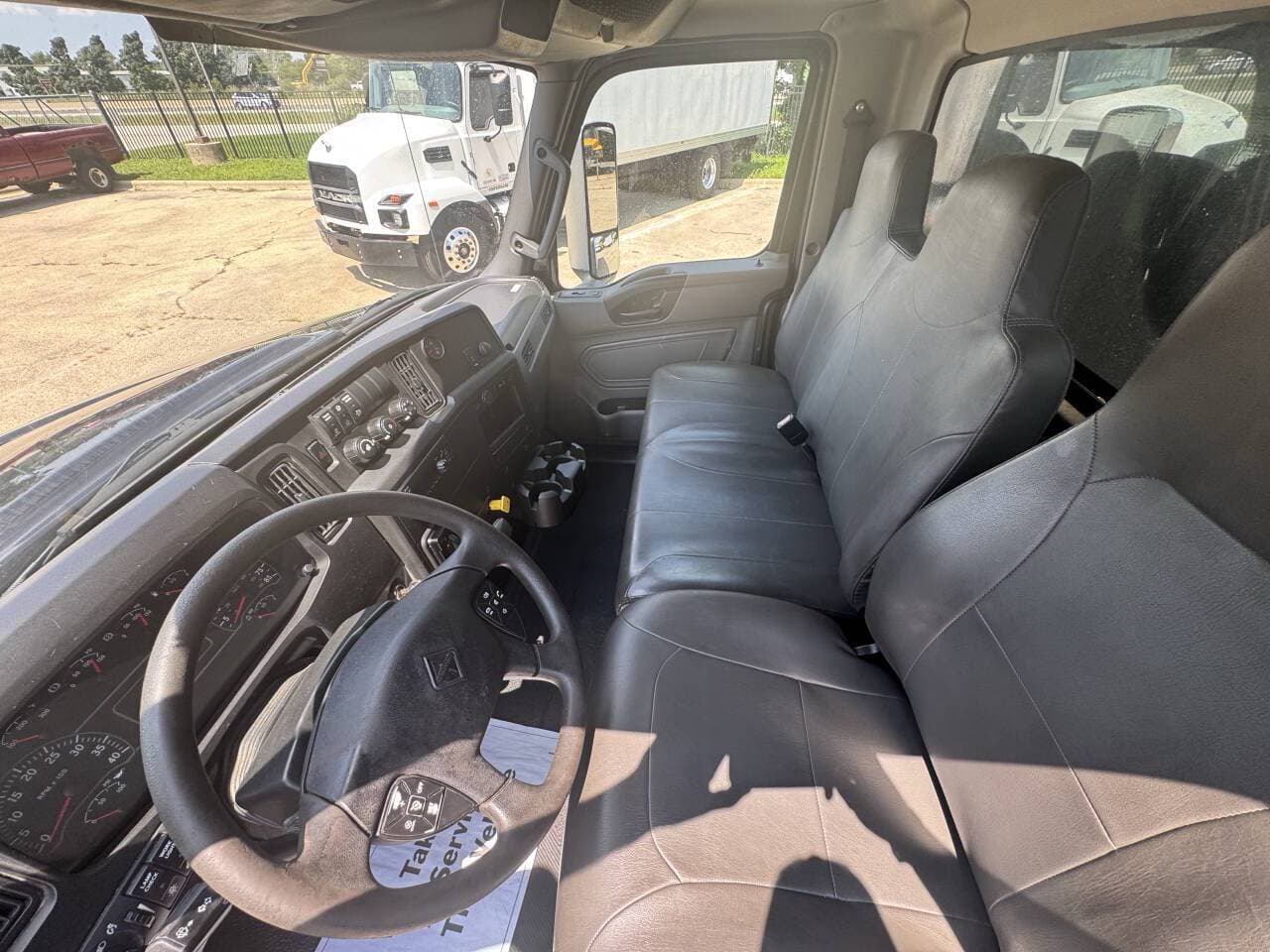 2020 International MV607 image 8