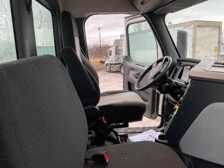 2018 Freightliner Cascadia image 6