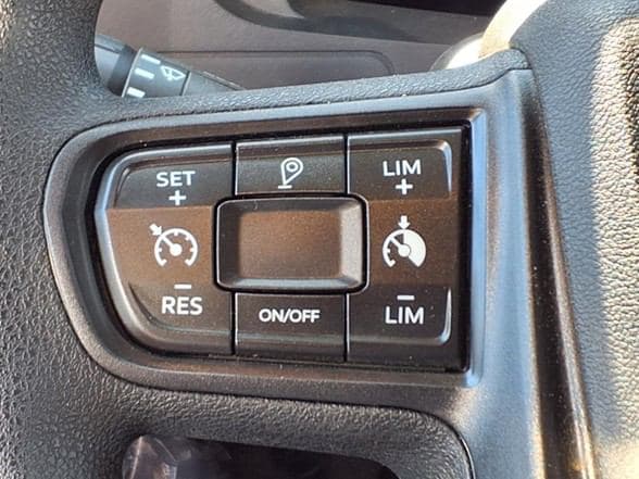 2025 Kenworth T880 image 19