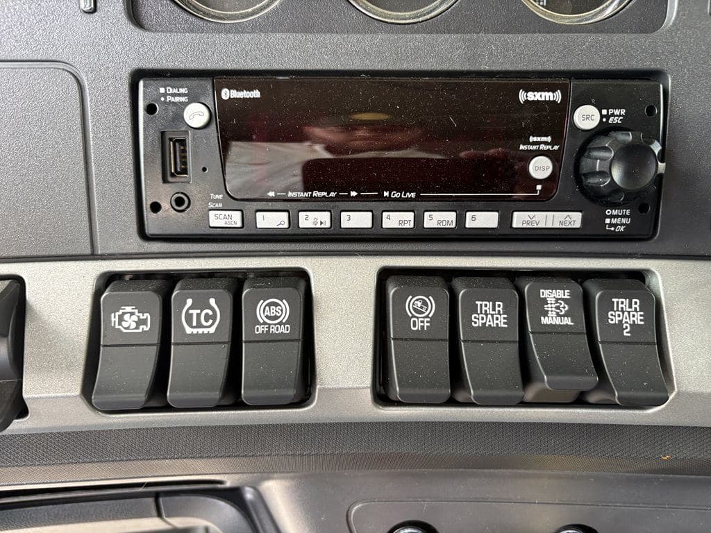 New 2027 KENWORTH T880 image 22