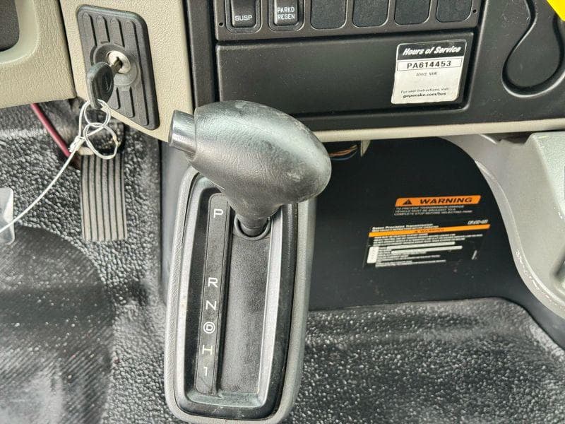 2017 International 4300 image 21