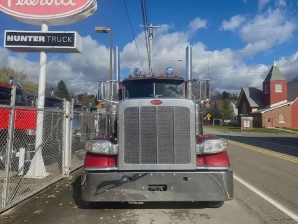 2022 Peterbilt 389 image 5