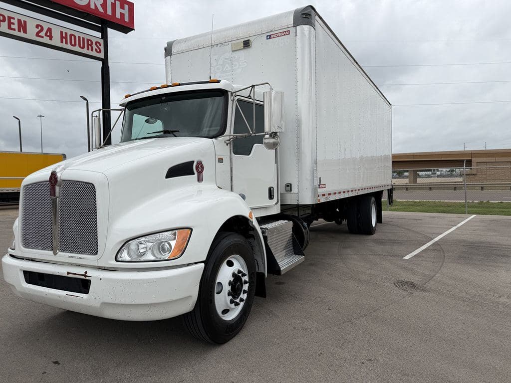 Used 2022 KENWORTH T270 image 2