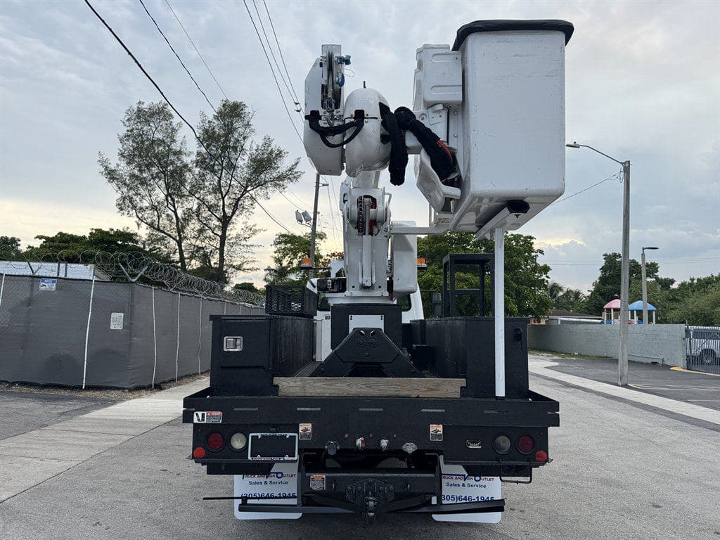 2018 Freightliner M2-106 image 11