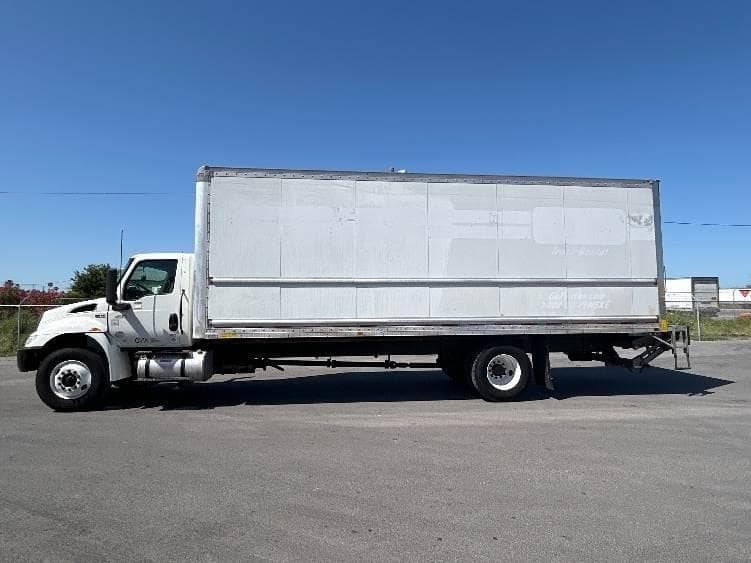 2022 International MV607 Box Truck - 220HP, 6 Speed Automatic, Roll up Door image 4