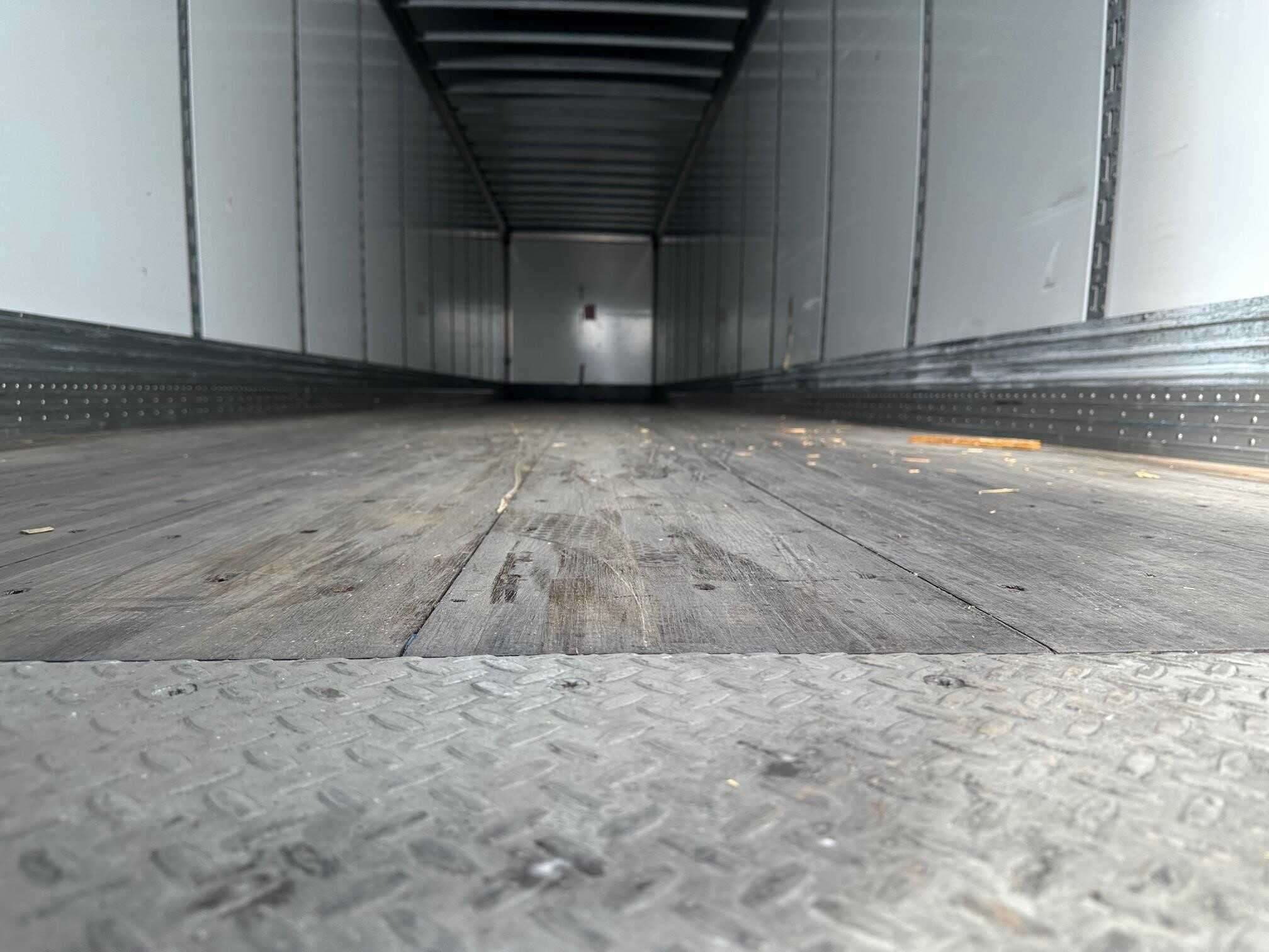 Used 2024 HYUNDAI LATE MODEL 53` AIR RIDE DRY VAN W SWING DOORS, ALU Dry Van Trailer in Henderson, CO image 4
