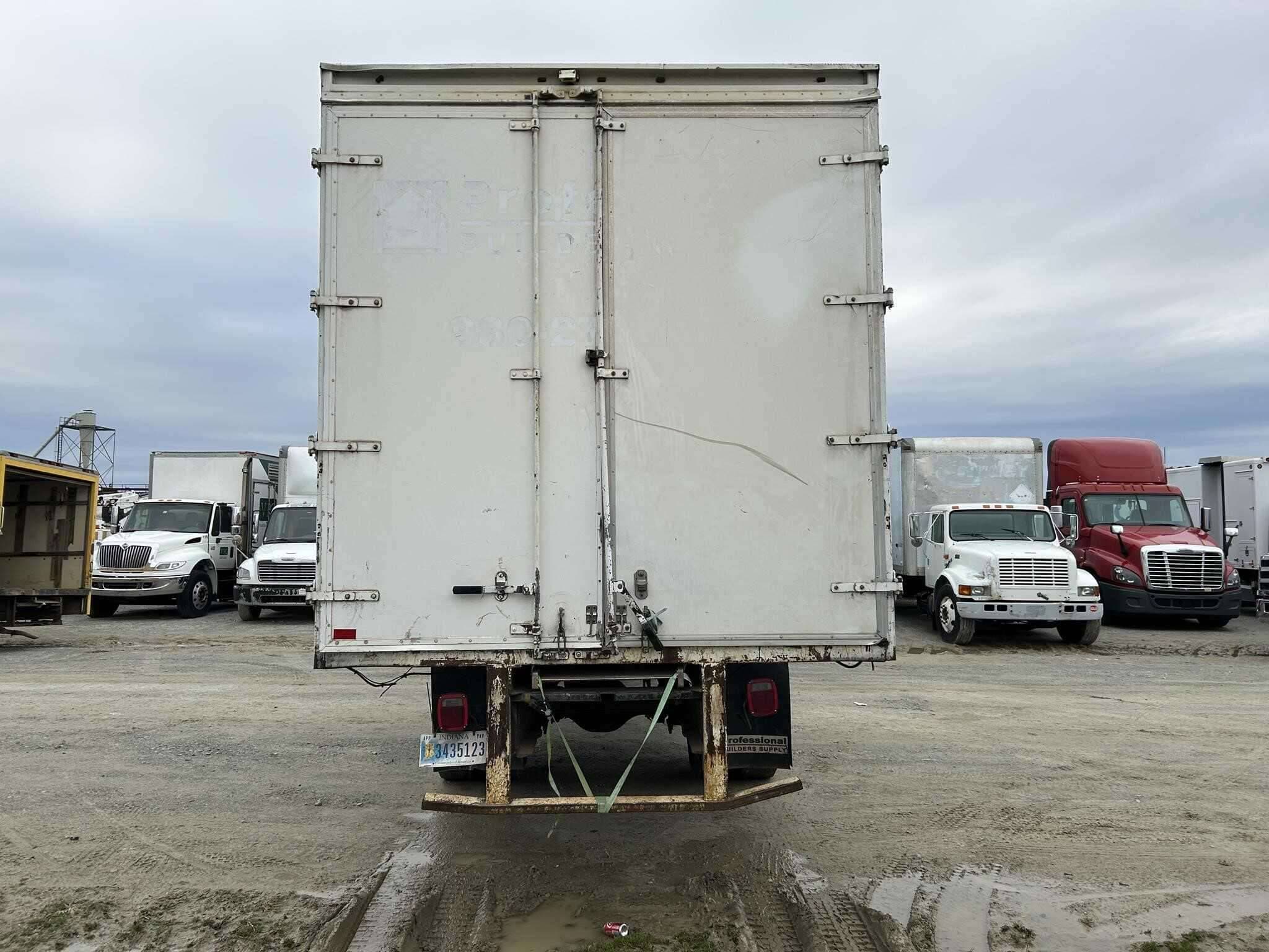 2017 Freightliner M2 image 8