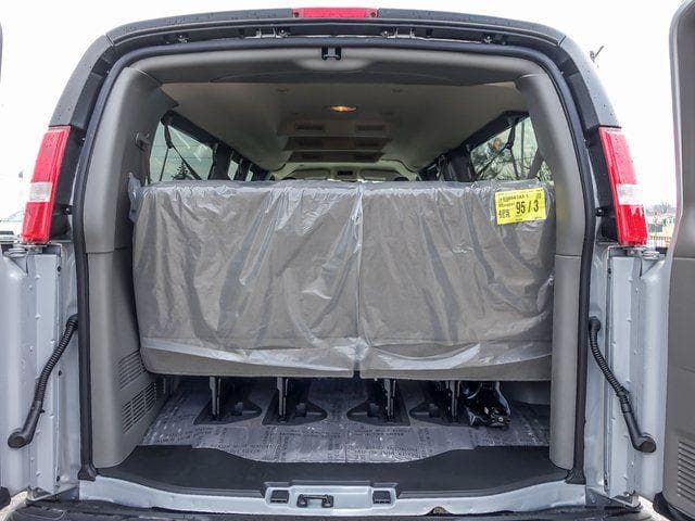 2025 Chevrolet Express 3500 LT Passenger image 12