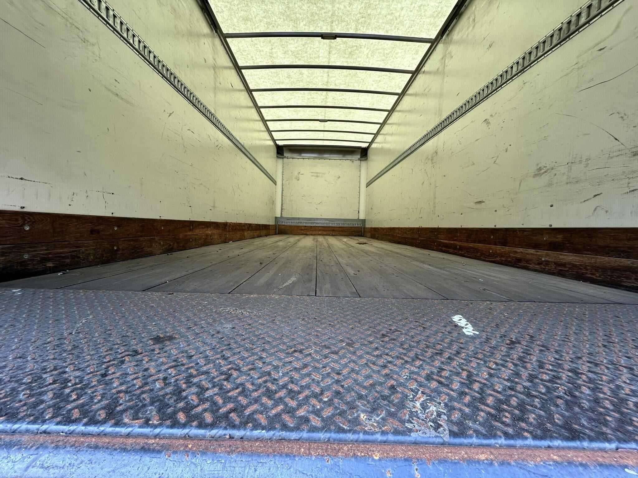 2019 Freightliner M2 image 13