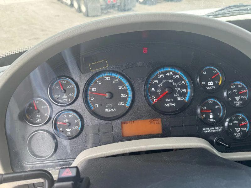 2017 International 4300 image 33