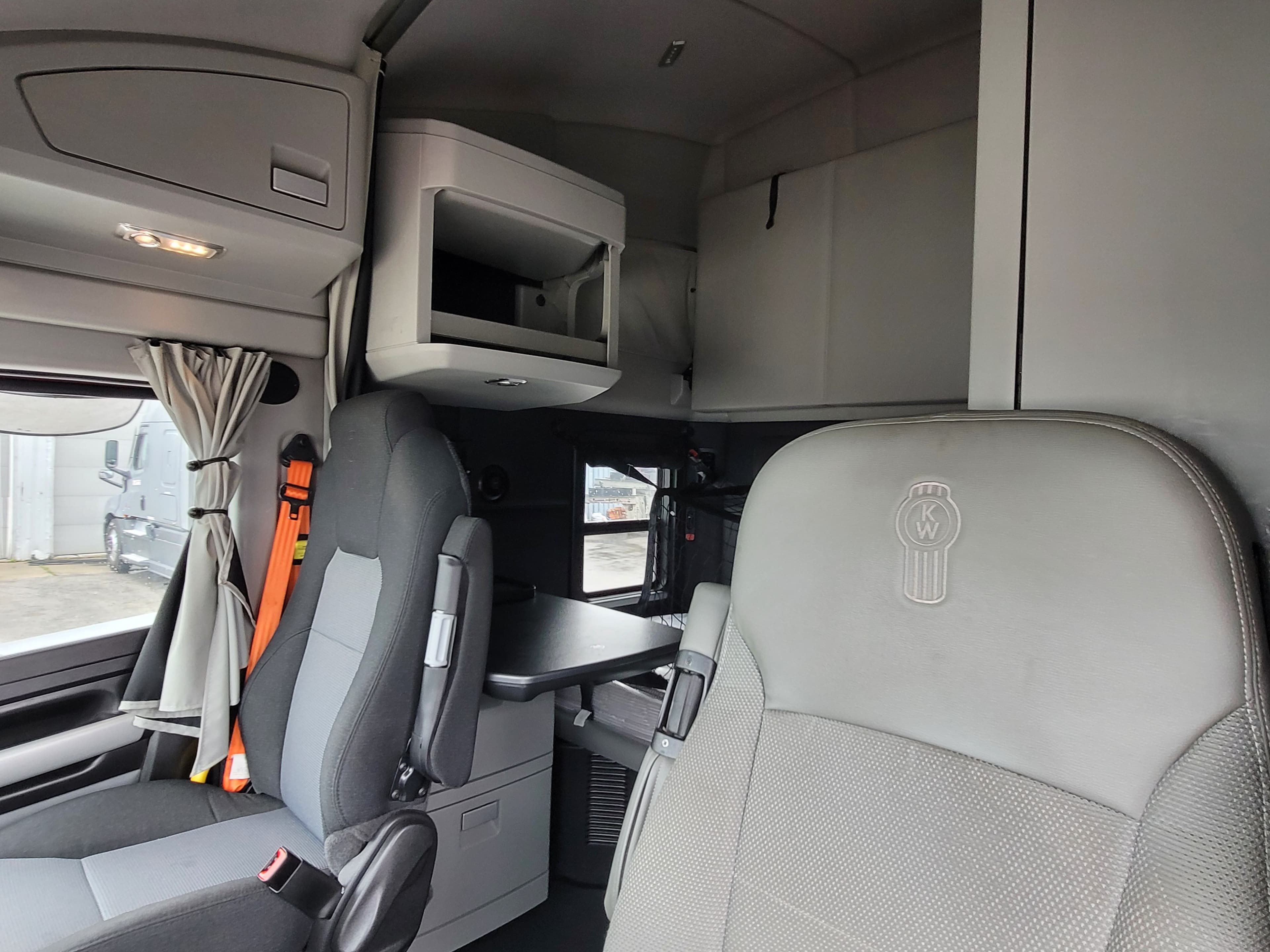 2023 Kenworth T680 image 8