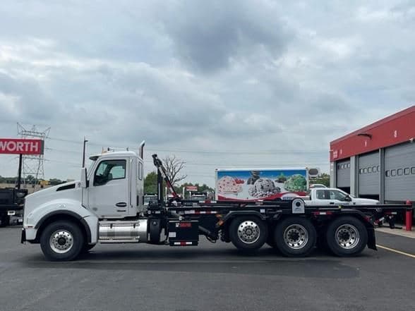 2025 Kenworth T880 image 7