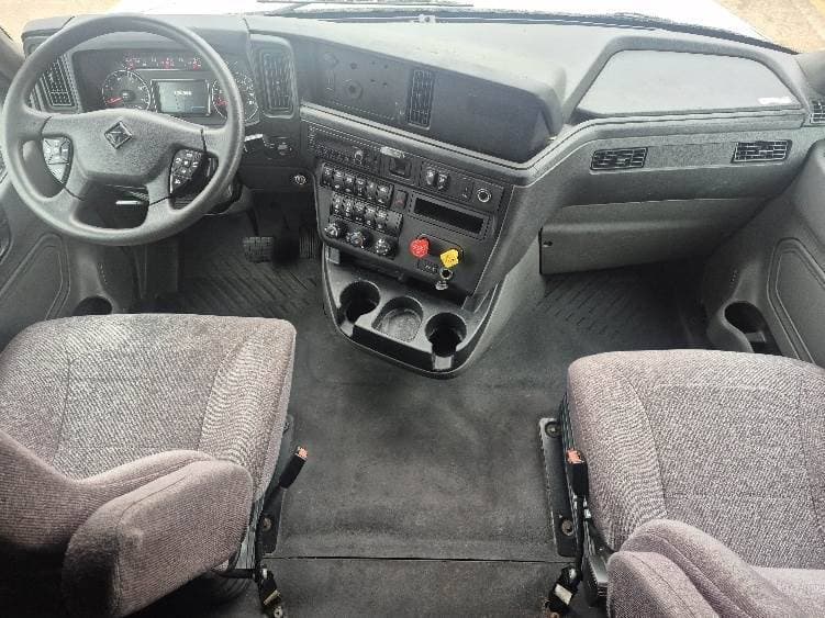 2023 International LT62F image 7
