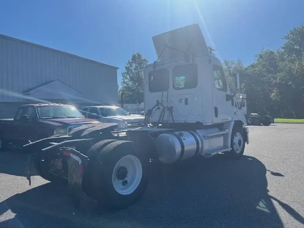 2019 Freightliner Cascadia 113 image 11