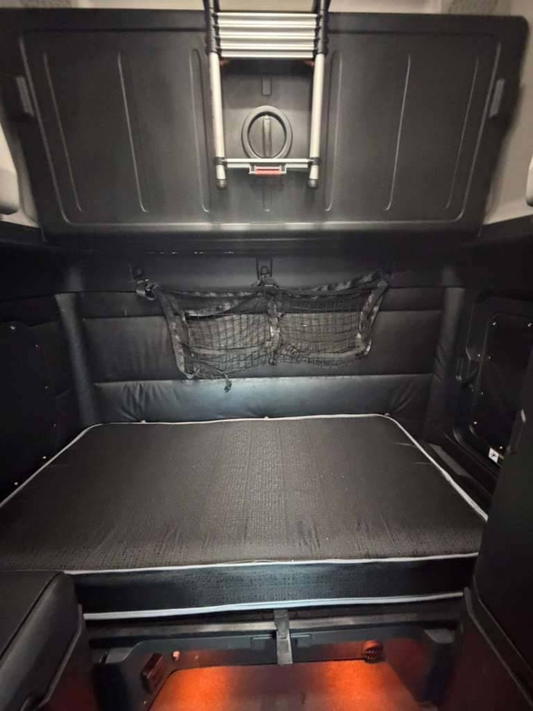 2024 Freightliner Cascadia image 12