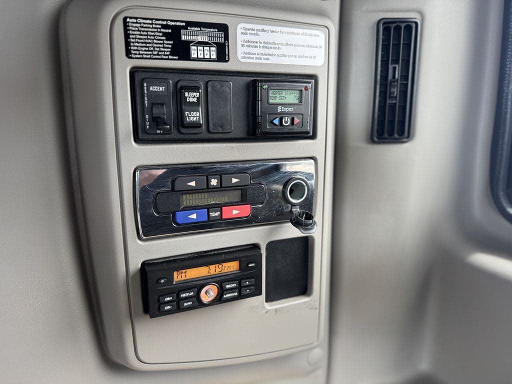 Used 2021 INTERNATIONAL LT625 image 22