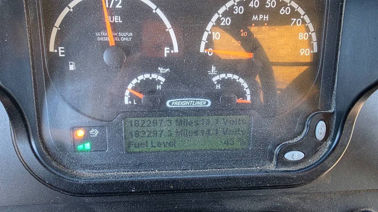 2018 Freightliner MT55 image 10