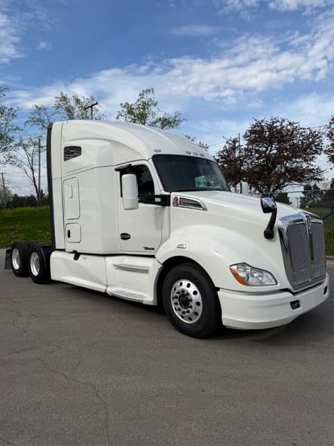 2019 Kenworth T680 image 2