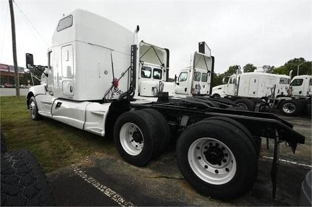 2013 Kenworth T6 Series image 4