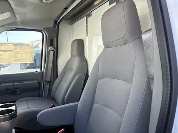 2024 Ford E350 SD image 17