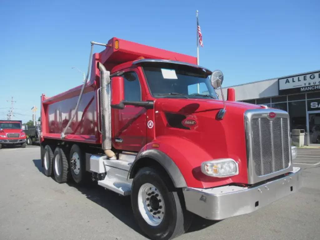 2022 Peterbilt 567 image 3