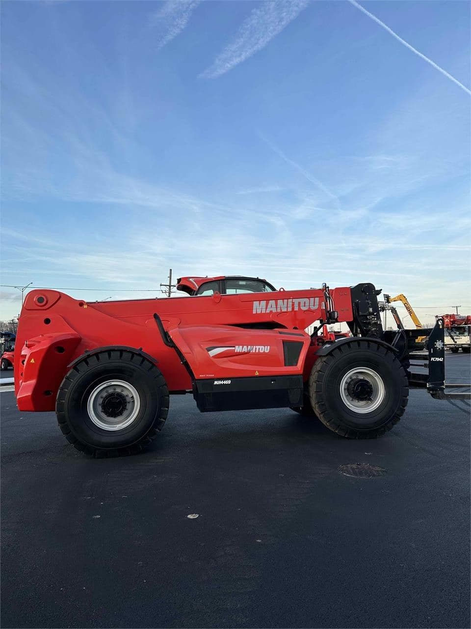 2023 MANITOU MHT11250 MH4469 image 5