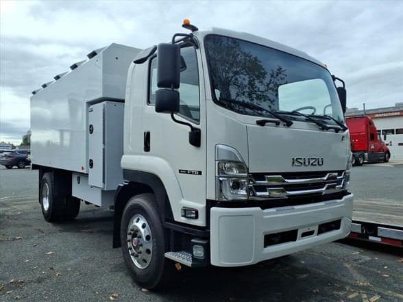 2025 Isuzu FTR image 1