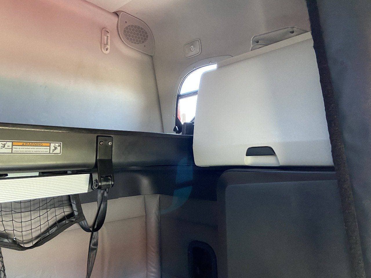 2022 FREIGHTLINER Cascadia CA126 ** Tandem Axle Sleeper image 15