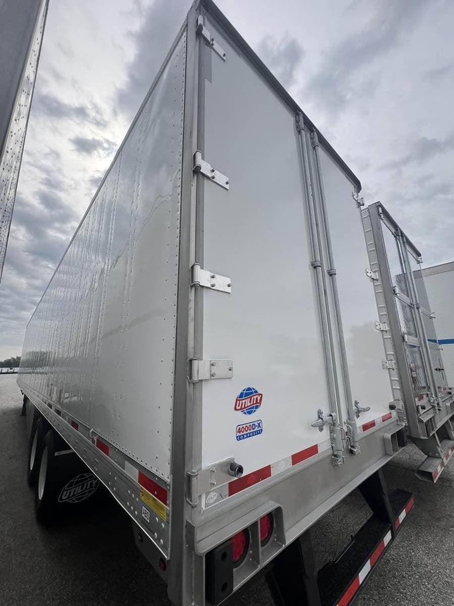 2018 Utility 4000D-X image 4