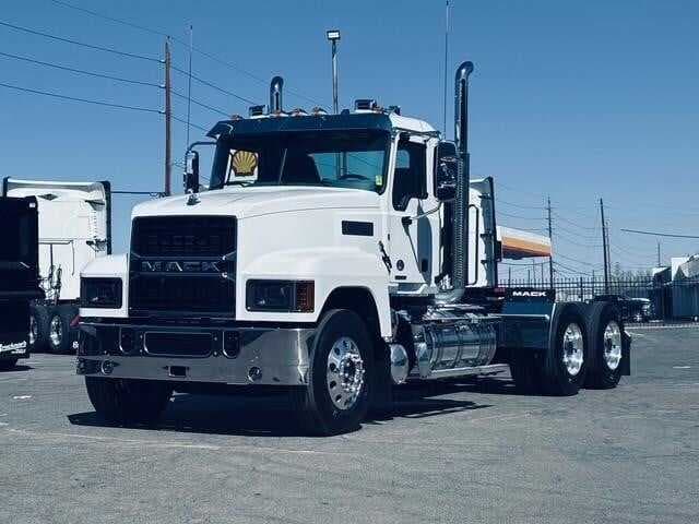 2026 Mack CXU613 Pinnacle image 1