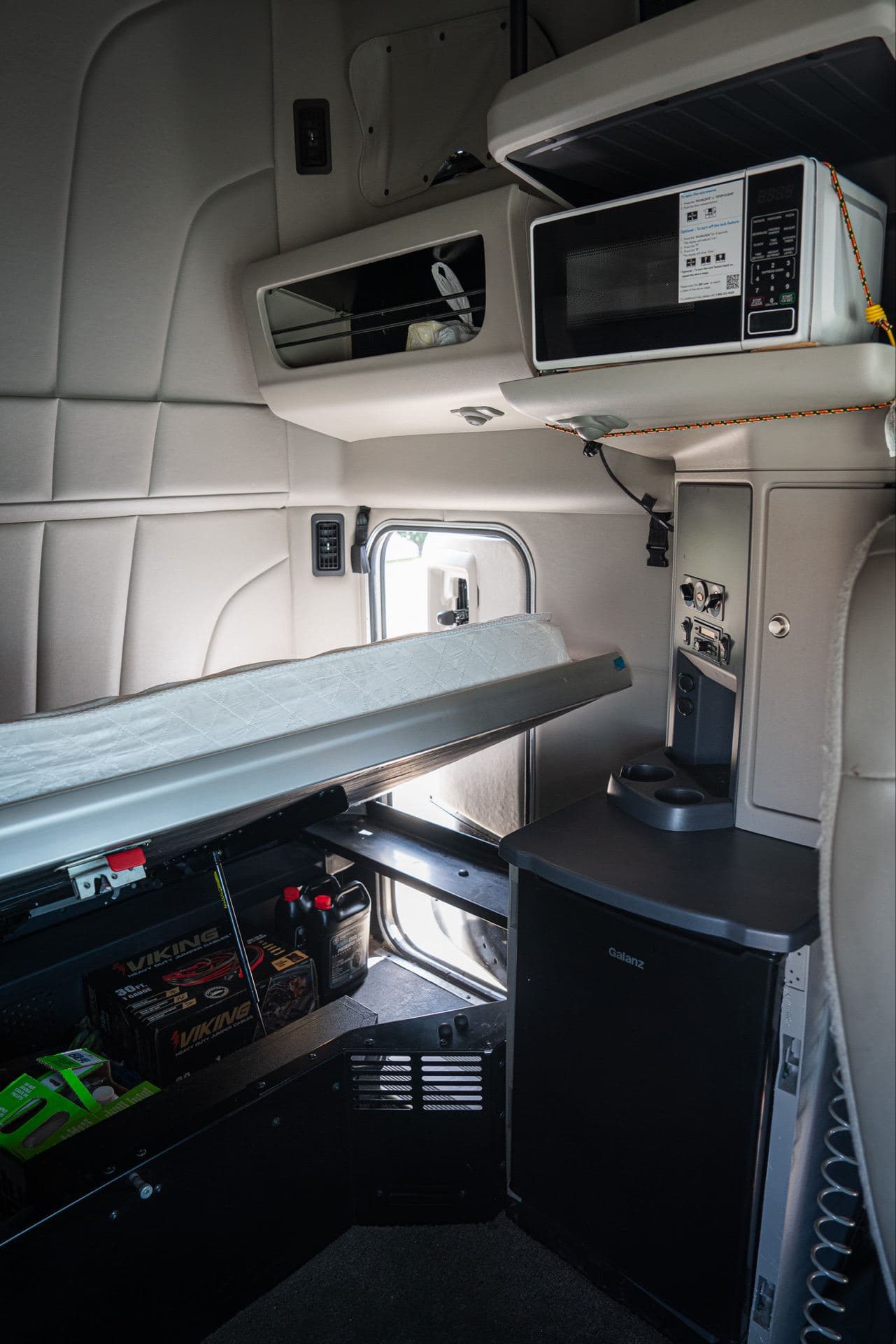 2020 Peterbilt 579 image 12