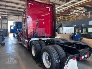 2021 Kenworth T680 image 3