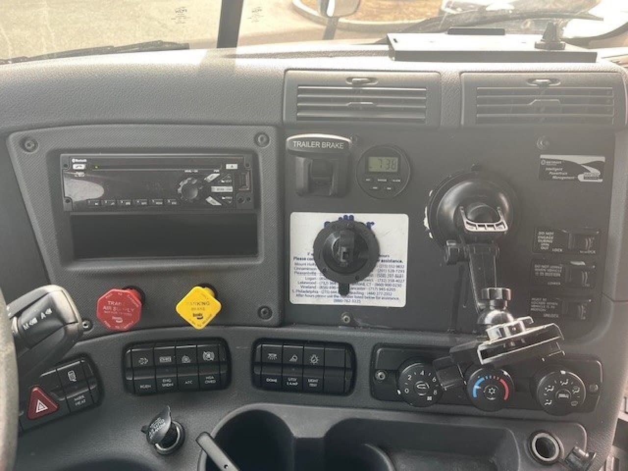2020 Freightliner Cascadia 125 image 5