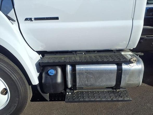 2027 Ford F750 XL SD image 13