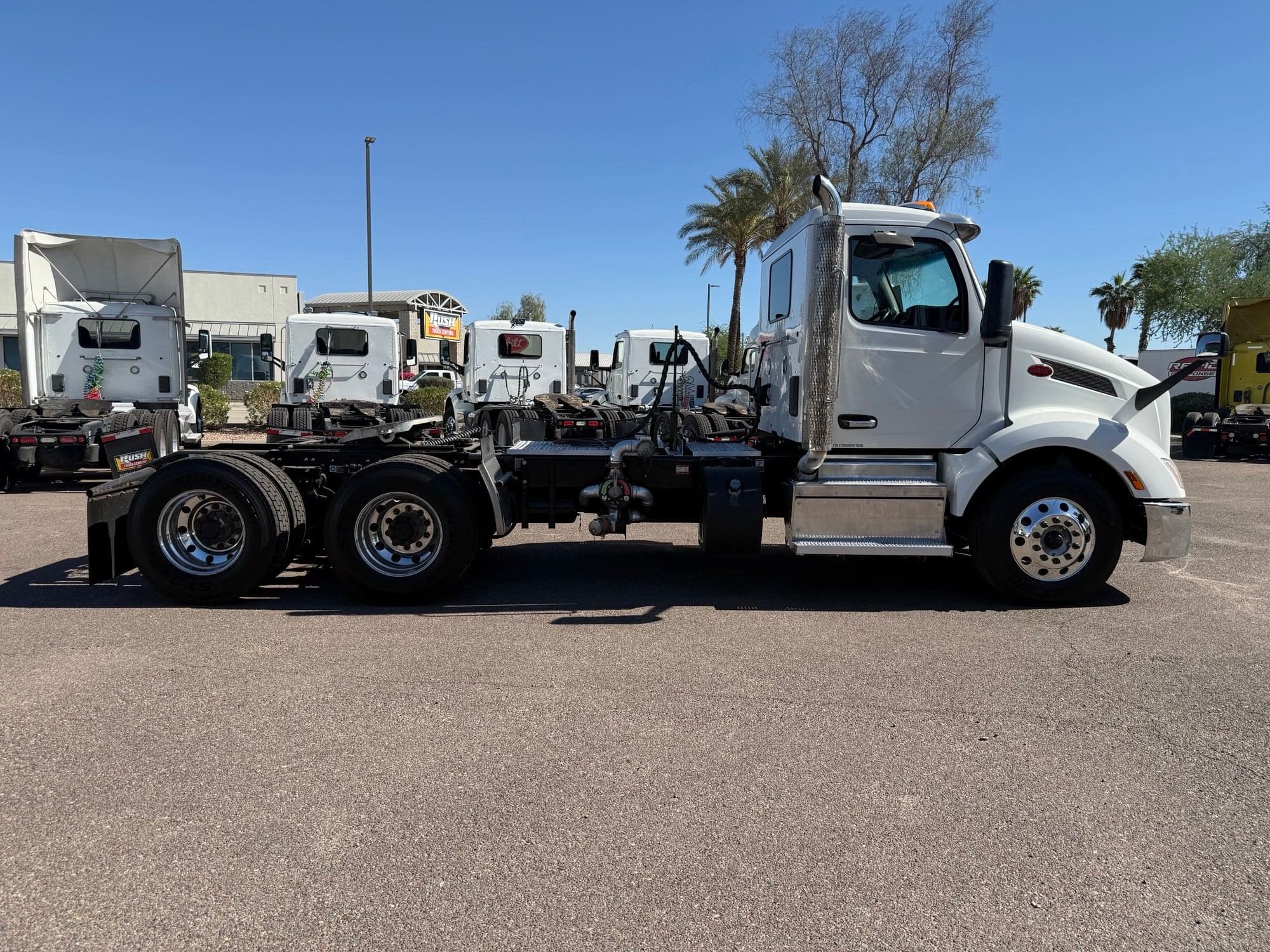 2023 Peterbilt 579 image 6