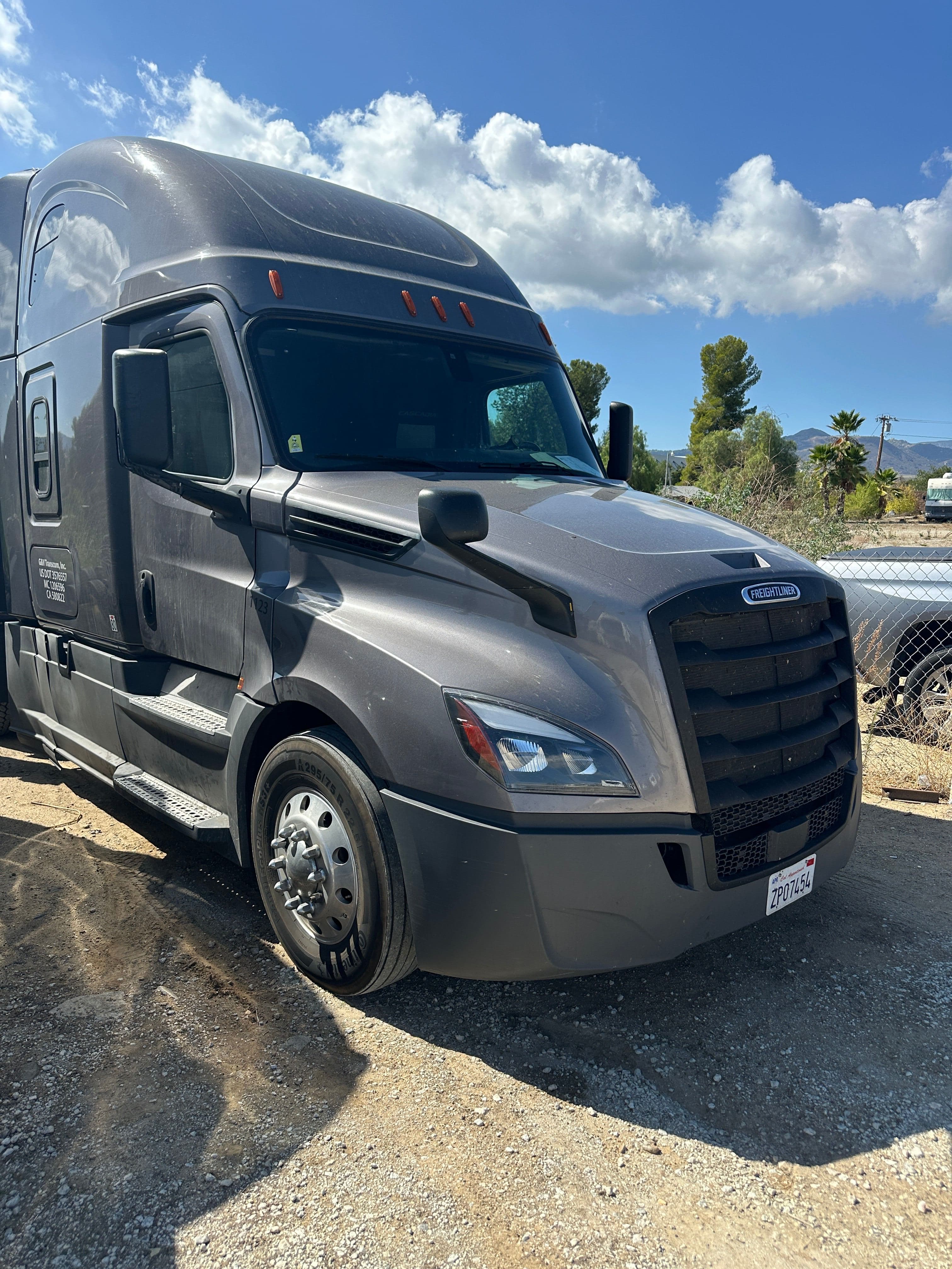 2019 Freightliner Cascadia image 5