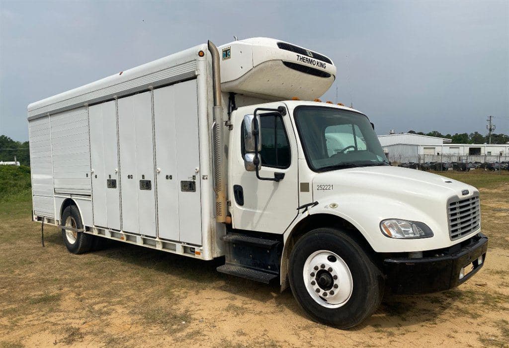 2019 Freightliner M2-106 image 1