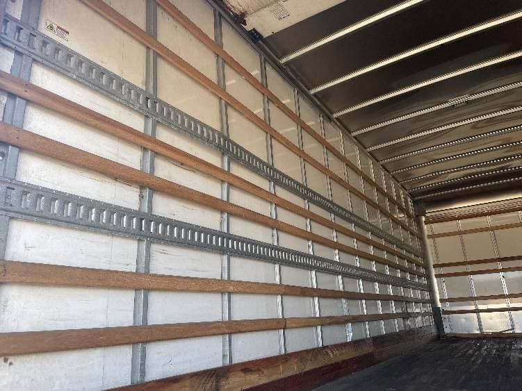 2022 International MV607 Box Truck - 240HP, 6 Speed Automatic, Roll up Door image 8