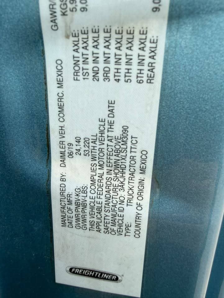 2020 Freightliner Cascadia image 14