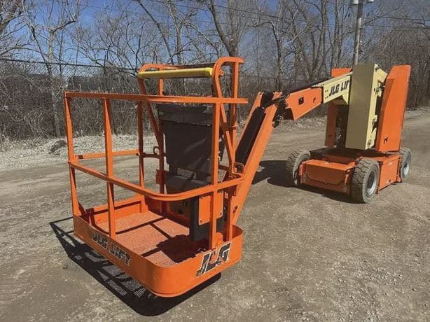 2016 JLG E300AJ image 11