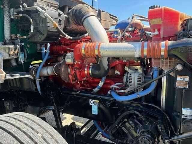 2019 Kenworth T880 image 15