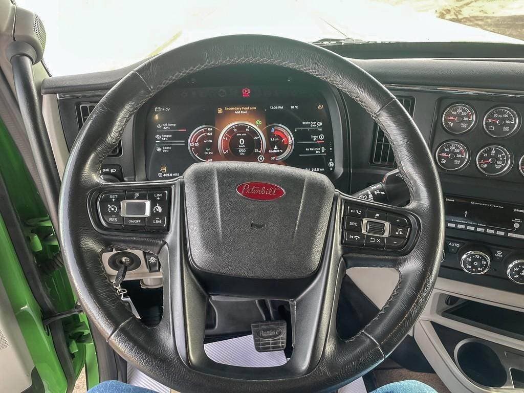 2025 Peterbilt 589 image 12