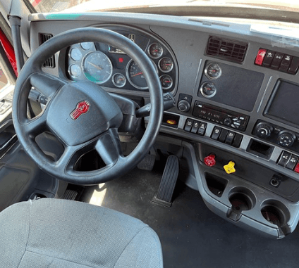 2020 Kenworth T680 image 2