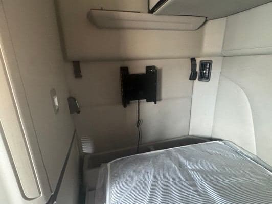 2022 Peterbilt 579 image 21