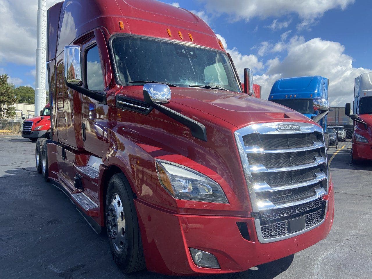 2020 FREIGHTLINER Cascadia CA126 Tandem Axle Sleeper image 3